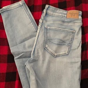 A &f light washed jeans